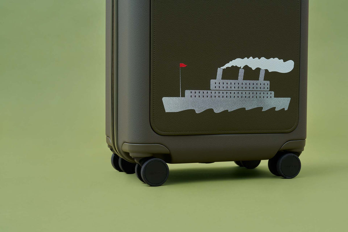 Luggage | title – moln