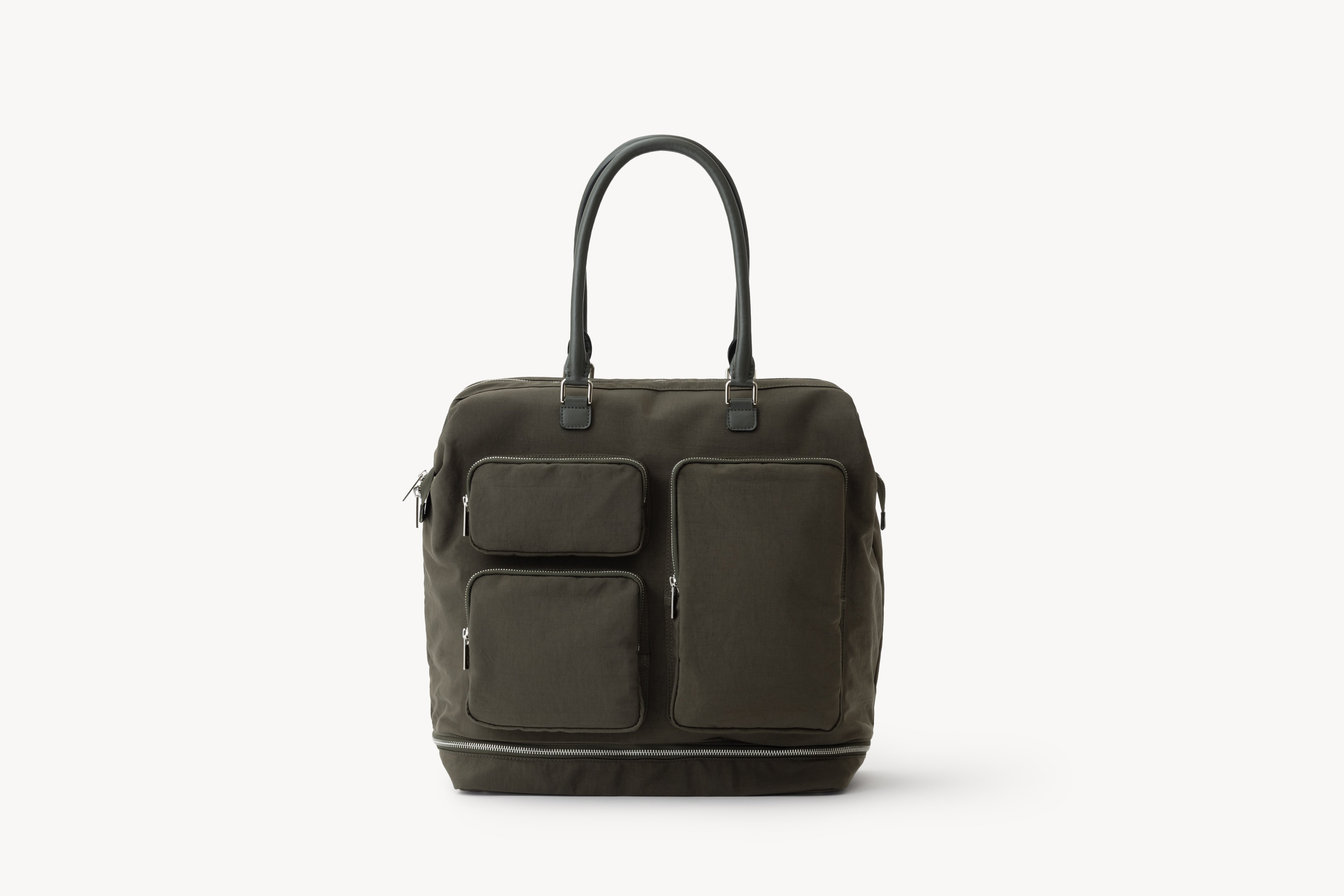 Luggage | title – moln
