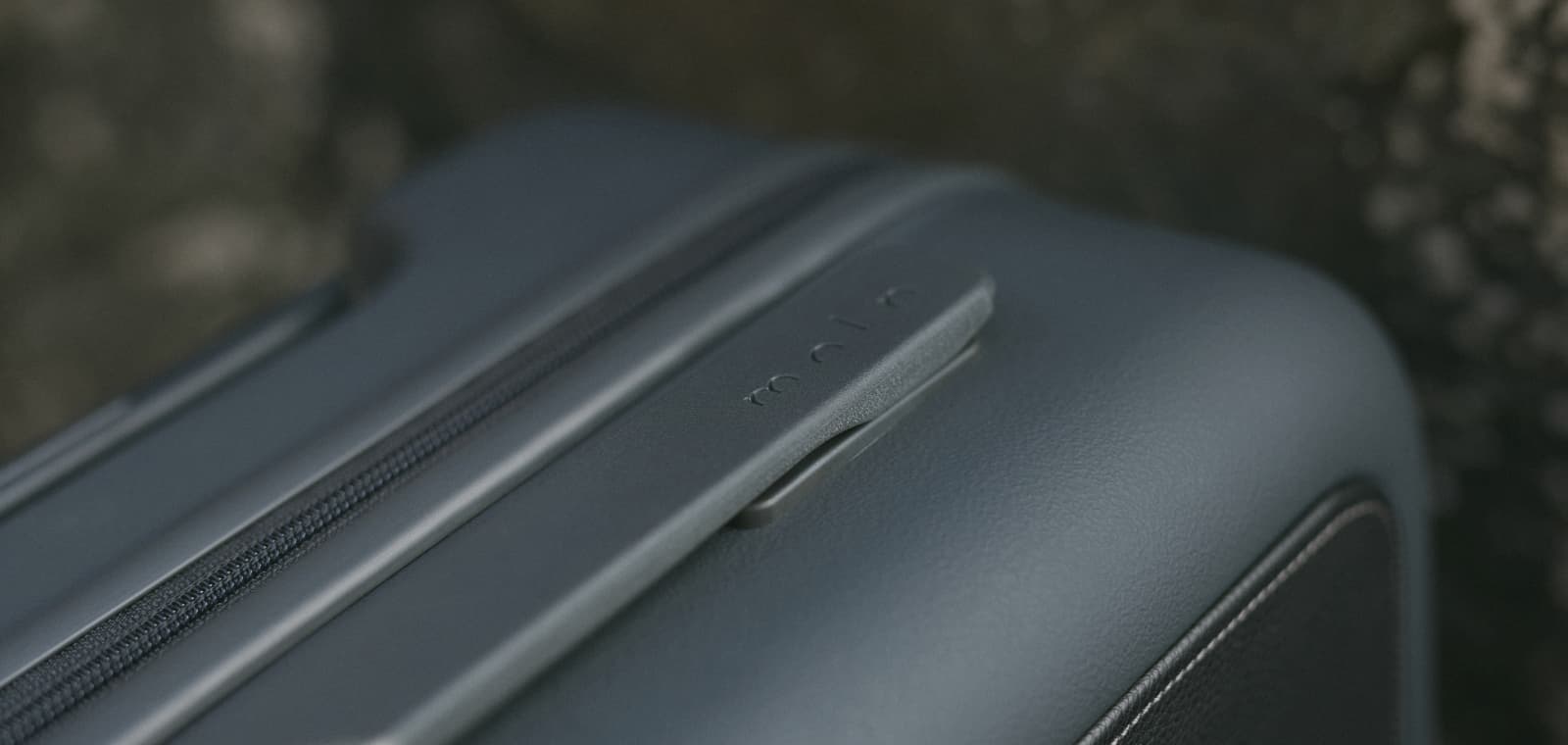 スーツケース「moln」の品質を保証する画像